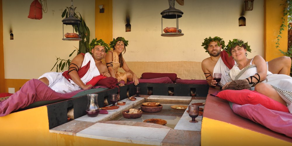 Comiendo en el triclinium